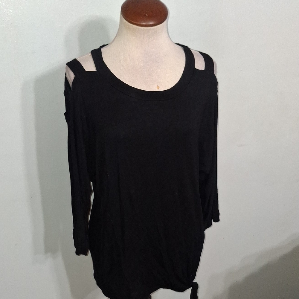 B.L.E.U. /Black Cutout Shoulder Top- W Sz Medium